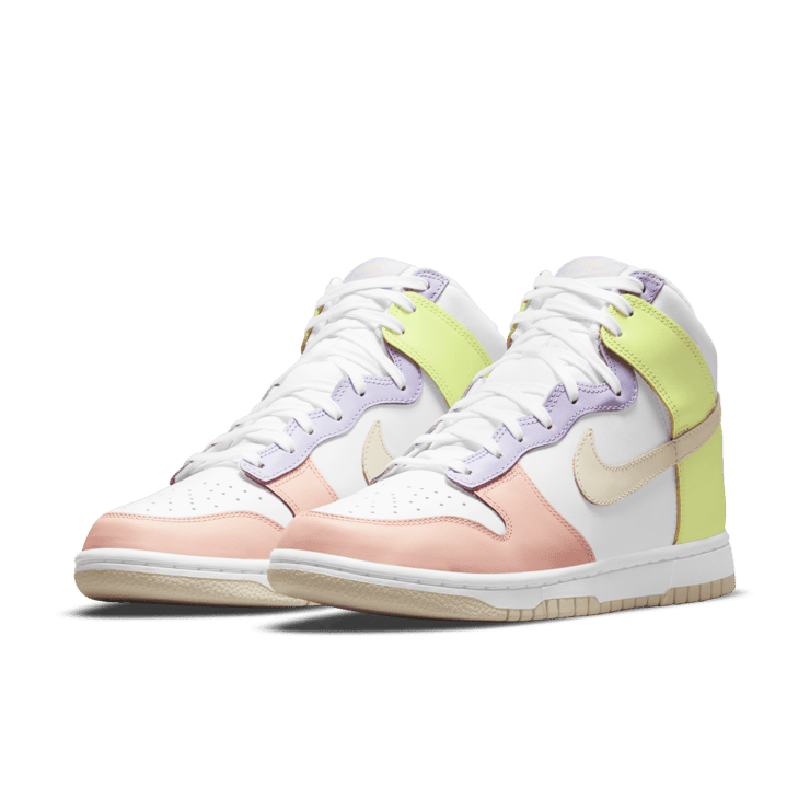 Nike Dunk High Lemon Twist (W) Angle 2