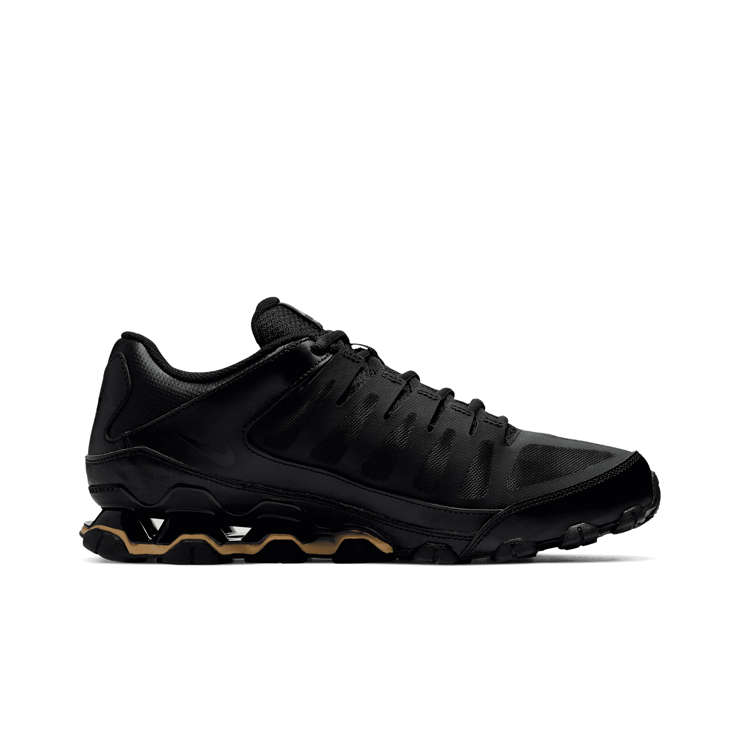 Nike Reax 8 TR Black Angle 1