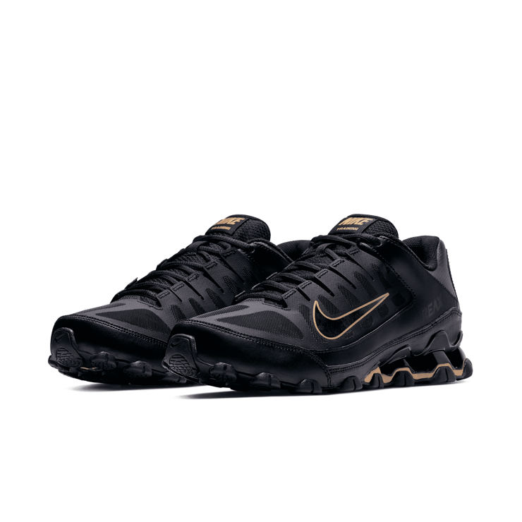Nike Reax 8 TR Black Angle 3
