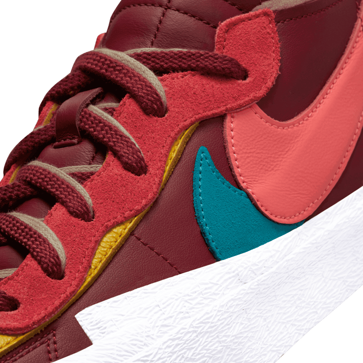 Nike Blazer Low sacai KAWS Red Angle 7