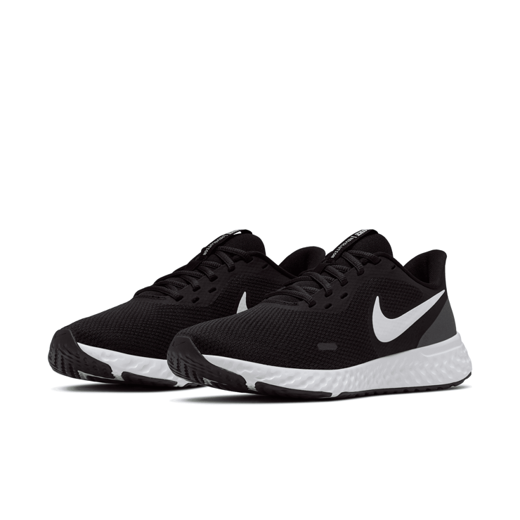 Nike Revolution 5 Road Running Shoes Angle 3