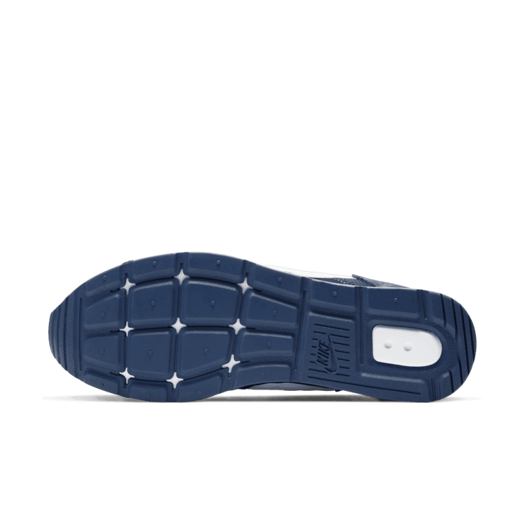 Nike Venture Runner Shoes Angle 0