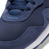 Nike Venture Runner Shoes Angle 4