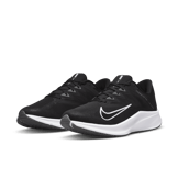 Nike Quest 3 Road Running Shoes Angle 2