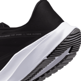 Nike Quest 3 Road Running Shoes Angle 5