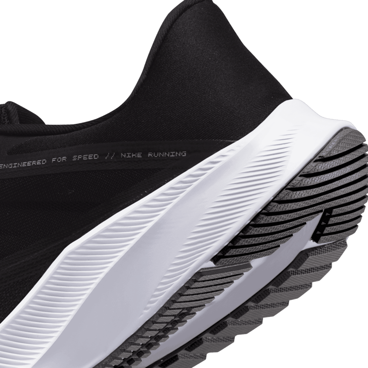Nike Quest 3 Road Running Shoes Angle 5