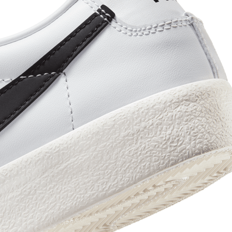 Nike Blazer Low '77 Vintage Shoes Angle 7