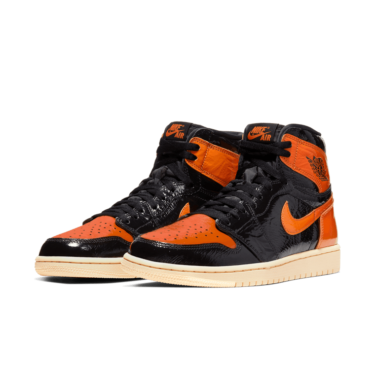 Air Jordan 1 Retro High Shattered Backboard 3.0 Angle 2