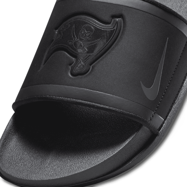 Nike Offcourt (NFL Tampa Bay Buccaneers) Slides Angle 3