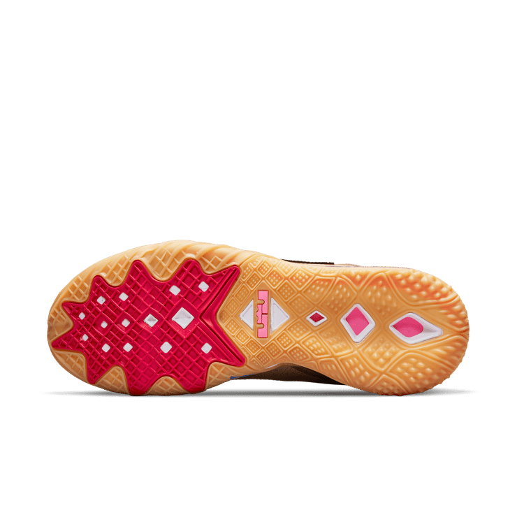 Nike Lebron 18 Low Wile E. vs Roadrunner Space Jam Angle 0