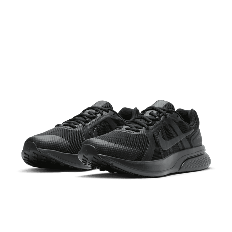 Nike Run Swift 2 Road Running Shoes (Extra Wide) Angle 2