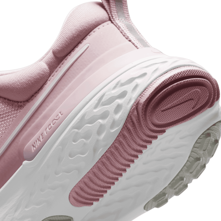 Nike React Miler 2 Road Running Shoes Angle 5