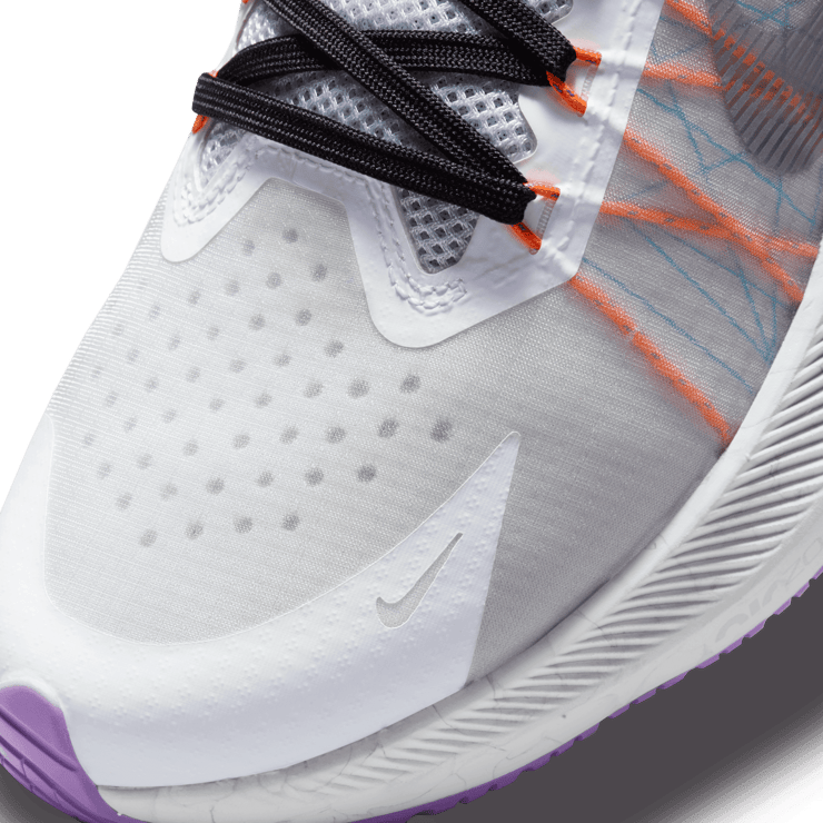 Nike Winflo 8 Road Running Shoes Angle 4