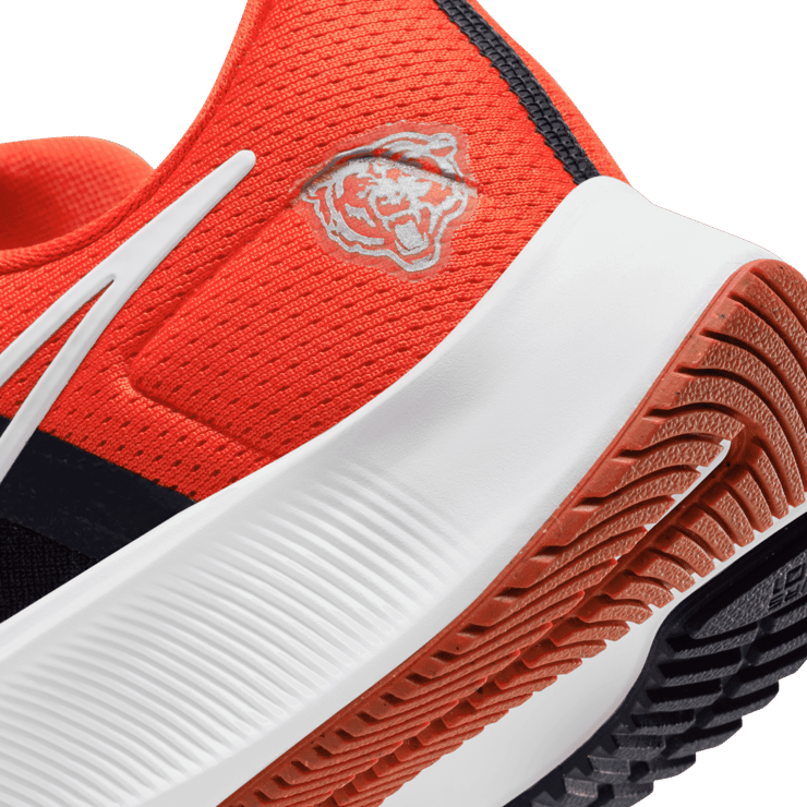 Nike Air Zoom Pegasus 38 (NFL Chicago Bears) Running Shoes Angle 5