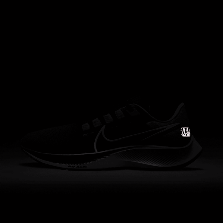 Nike Air Zoom Pegasus 38 (NFL Cincinnati Bengals) Running Shoes Angle 6