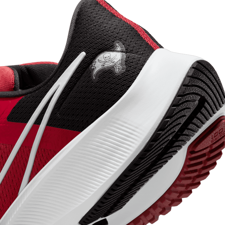 Nike Air Zoom Pegasus 38 (NFL Tampa Bay Buccaneers) Running Shoes Angle 5