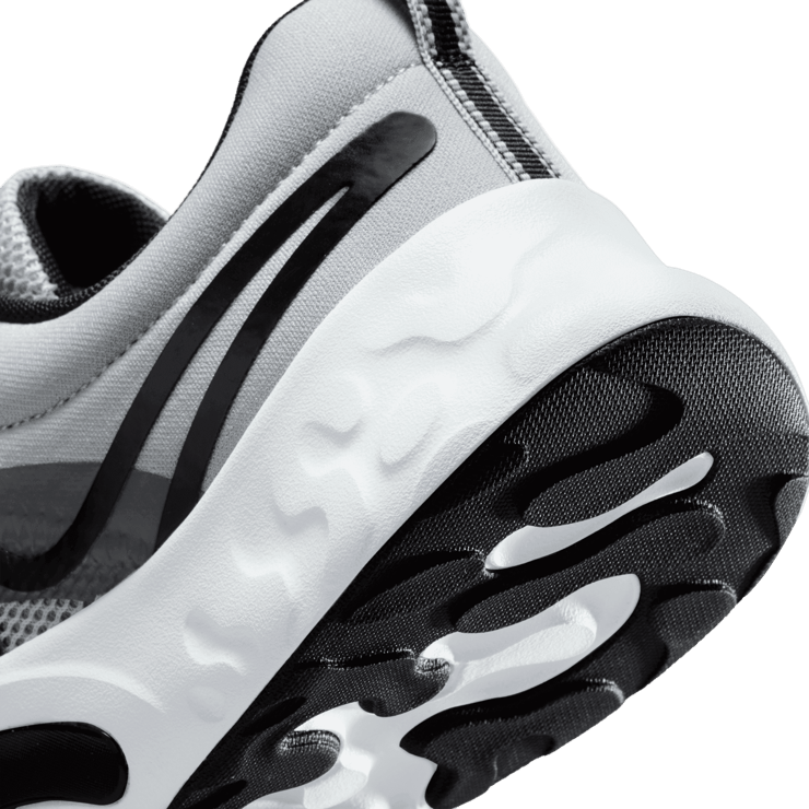 Nike Renew Retaliation TR 3 Grey Angle 5