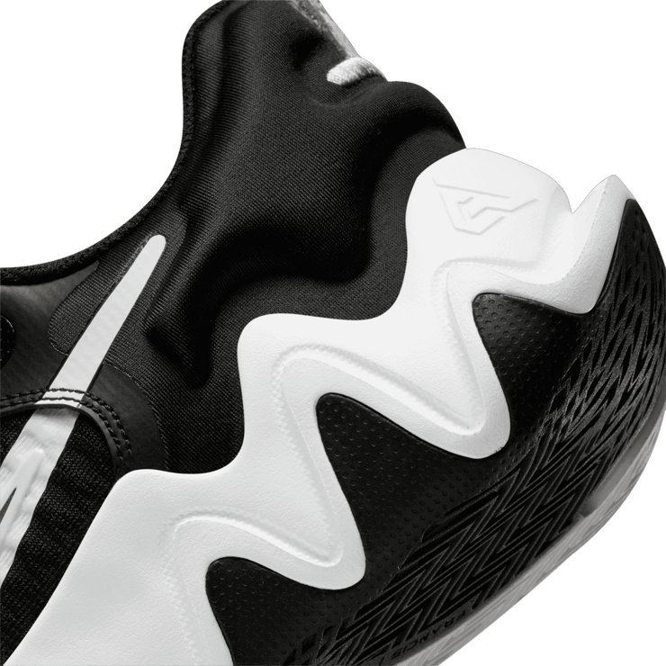 Nike Giannis Immortality Basketball Shoes Angle 5