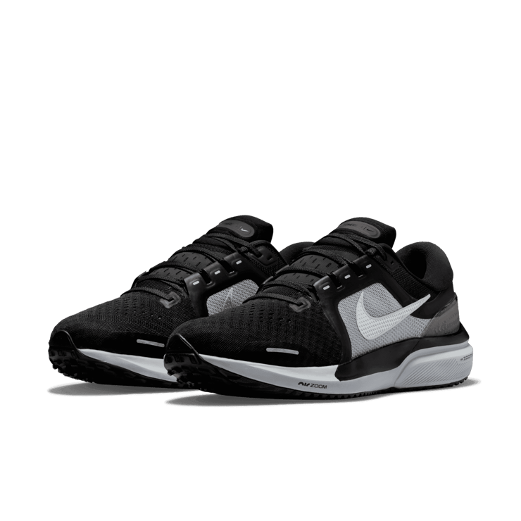 Nike Air Zoom Vomero 16 (Black) Angle 2