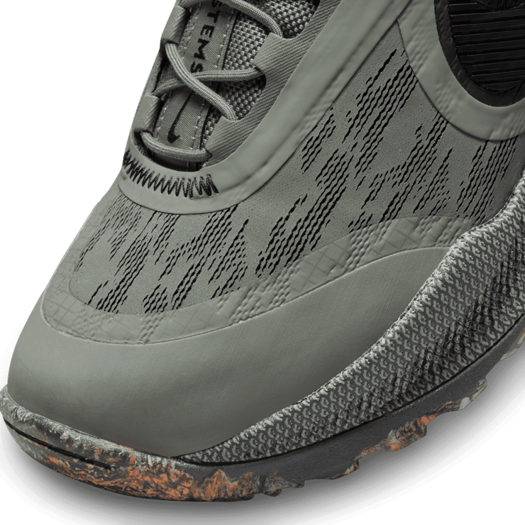 Nike React SFB Carbon Menâs Elite Outdoor Shoes Angle 4