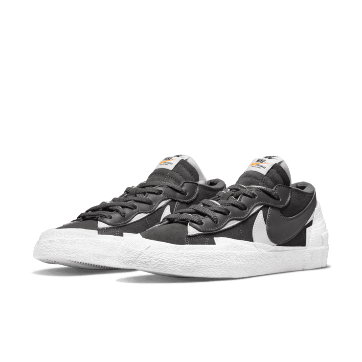 Nike Blazer Low sacai Iron Grey Angle 2
