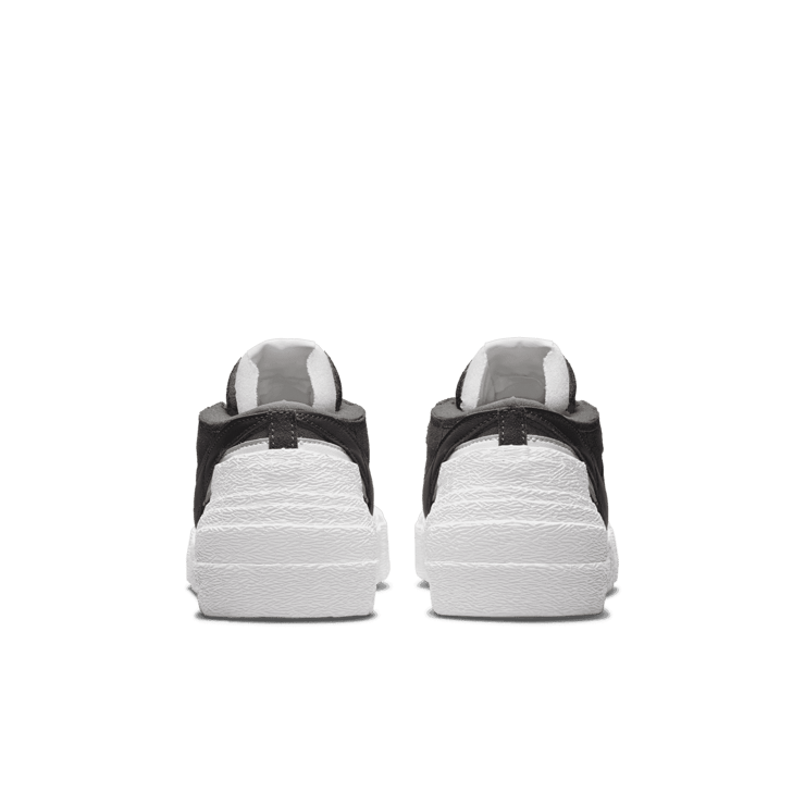Nike Blazer Low sacai Iron Grey Angle 3