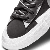 Nike Blazer Low sacai Iron Grey Angle 4