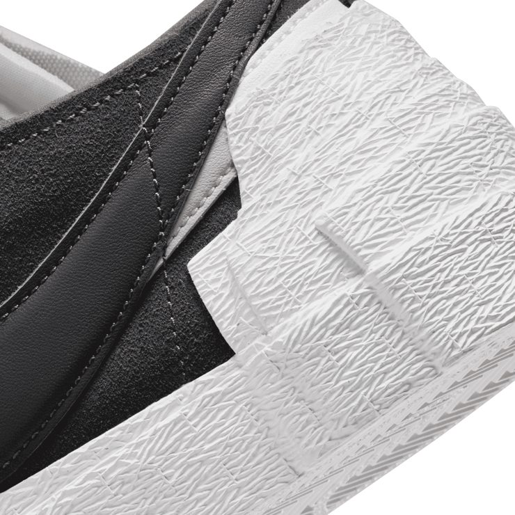 Nike Blazer Low sacai Iron Grey Angle 5