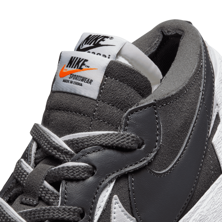 Nike Blazer Low sacai Iron Grey Angle 6
