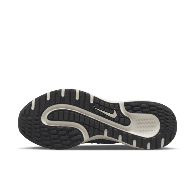 Nike Escape Run Flyknit Road Running Shoes Angle 0