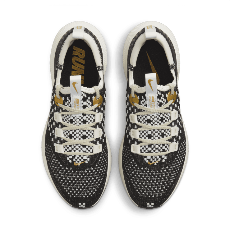 Nike Escape Run Flyknit Road Running Shoes Angle 1