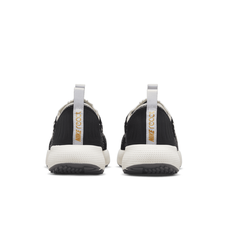 Nike Escape Run Flyknit Road Running Shoes Angle 3