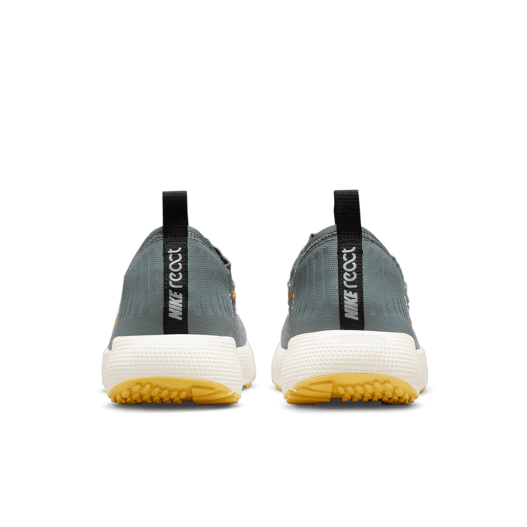 Nike Escape Run Flyknit Road Running Shoes Angle 3