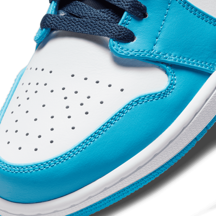 Jordan 1 Low UNC Angle 4