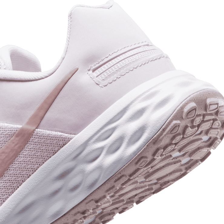 Nike Revolution 6 FlyEase Next Nature Easy On/Off Road Running Shoes Angle 5
