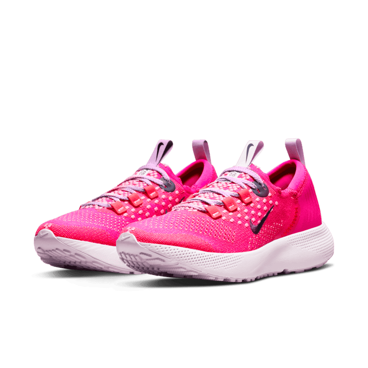 Nike Escape Run Flyknit Road Running Shoes Angle 2