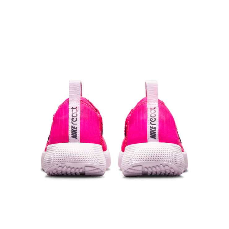 Nike Escape Run Flyknit Road Running Shoes Angle 3