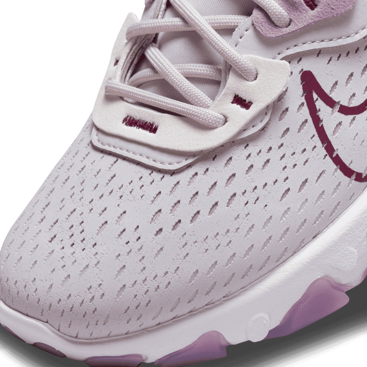 Nike React Vision Shoes Angle 4