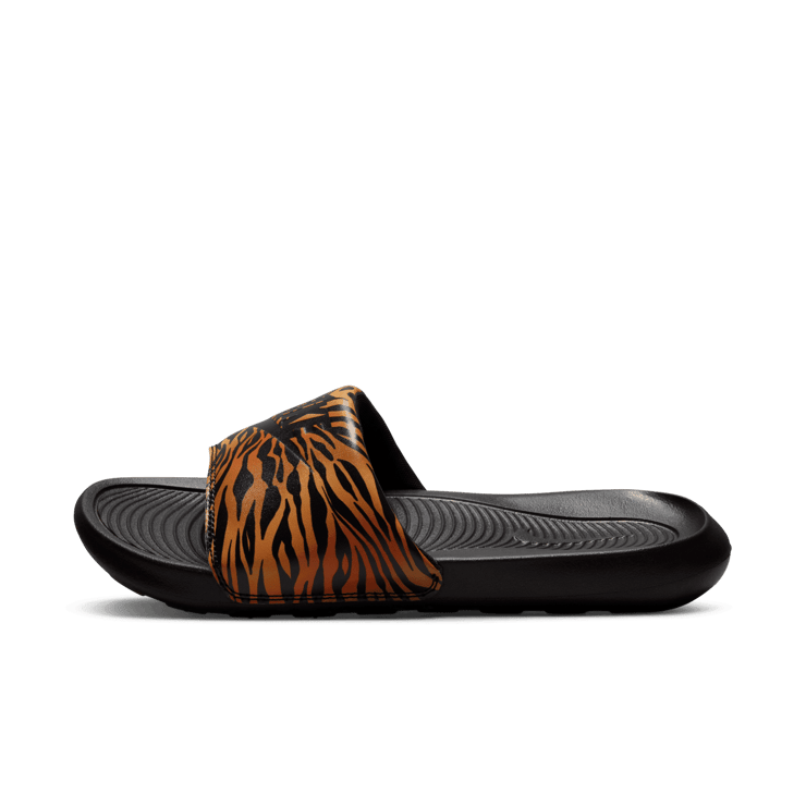 Nike Victori One Print Slides Angle 0