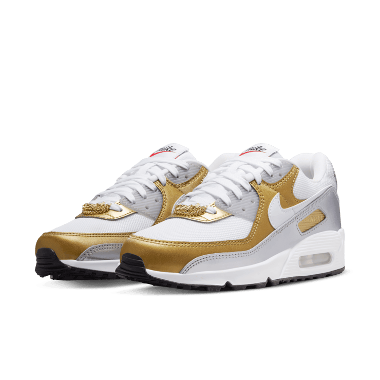 Nike Air Max 90 SE Shoes Angle 2