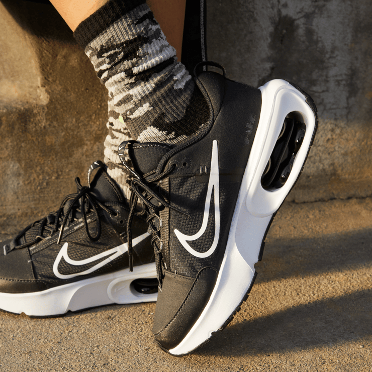 Nike Air Max INTRLK Shoes Angle 0