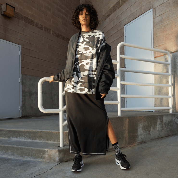 Nike Air Max INTRLK Shoes Angle 8