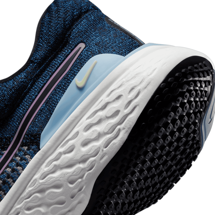 Nike ZoomX Invincible Run Flyknit 2 Road Running Shoes Angle 5