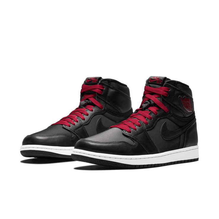 Air Jordan 1 Retro High Satin Black Angle 2