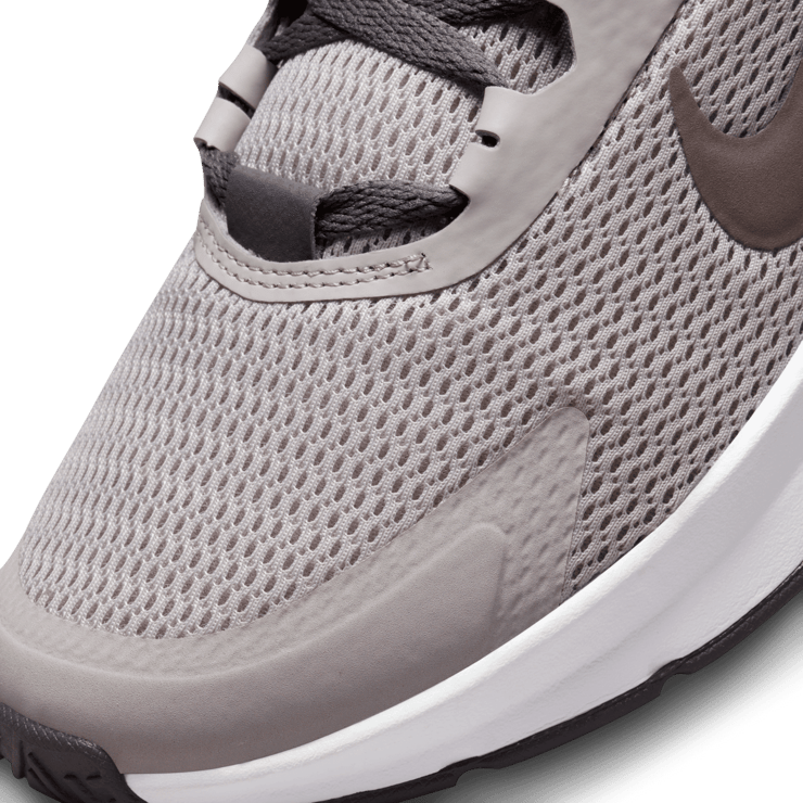 Nike Air Max Alpha Trainer 4 Grey Angle 4