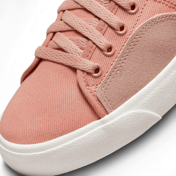 Nike SB Blazer Court Mid Premium Skate Shoes Angle 4
