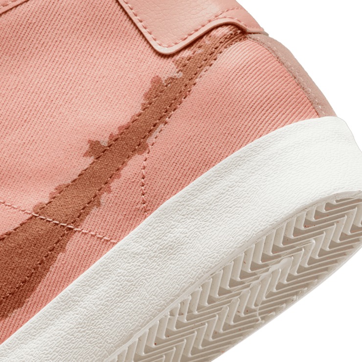 Nike SB Blazer Court Mid Premium Skate Shoes Angle 5