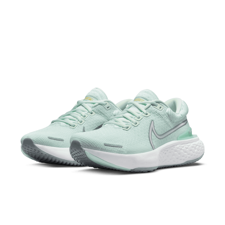 Nike ZoomX Invincible Run Flyknit 2 Road Running Shoes Angle 2