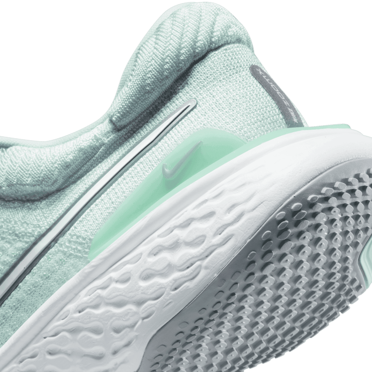 Nike ZoomX Invincible Run Flyknit 2 Road Running Shoes Angle 5