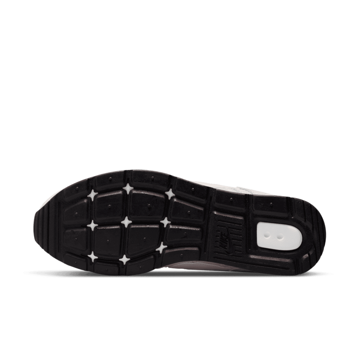 Nike Venture Runner Shoes Angle 0